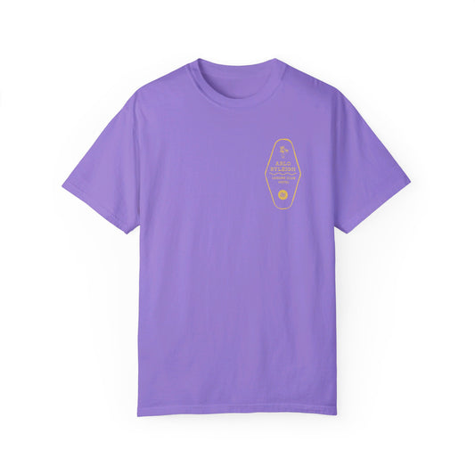 Men's Relaxed Fit, Arlo Ryleigh Leisure Club Hotel Graphic Tshirt, Violet & Banana